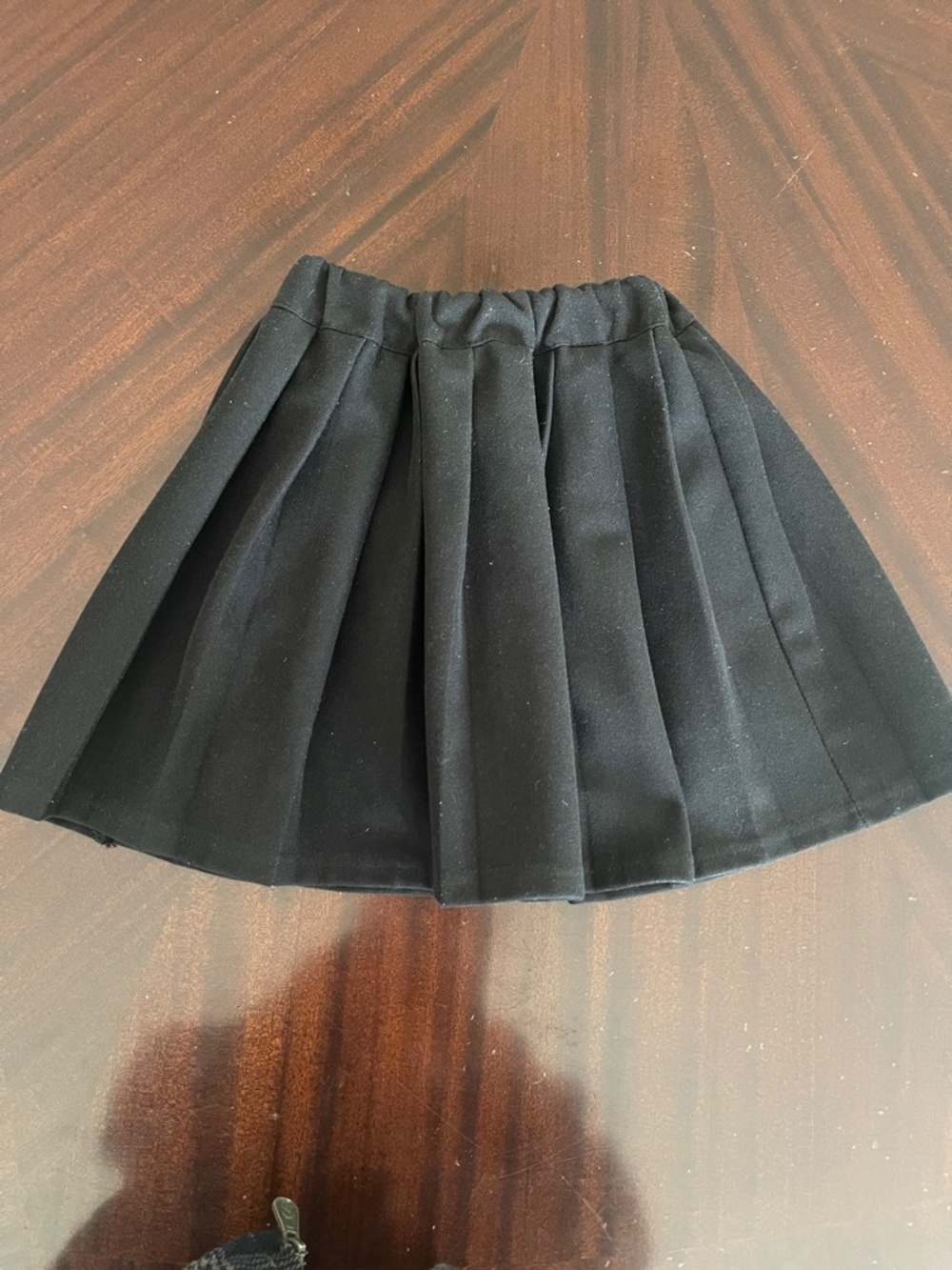 Girl’s thick Black Pleated Mini Skirt - size 6